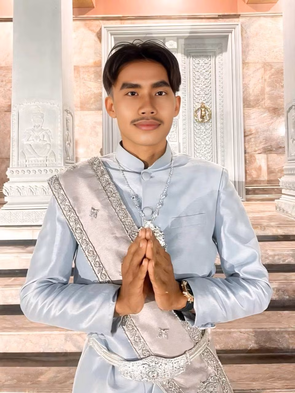 Lai Thai tên đầy đủ là Lai Vathai. Trên trang cá nhân Facebook của mình, Lai Thai vừa đăng tải dòng trạng thái chia sẻ nguyên nhân anh tham dự cuộc thi, bày tỏ sự biết ơn với gia đình vì họ đã luôn theo dõi, ủng hộ hành trình của anh.