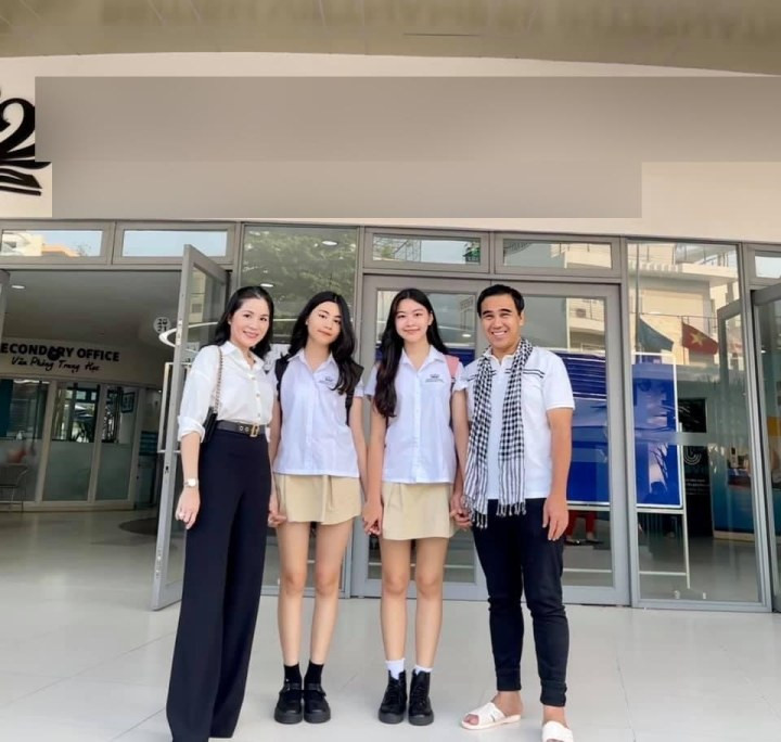 Cô nàng cũng đã được bố mẹ đưa đến một số sự kiện.