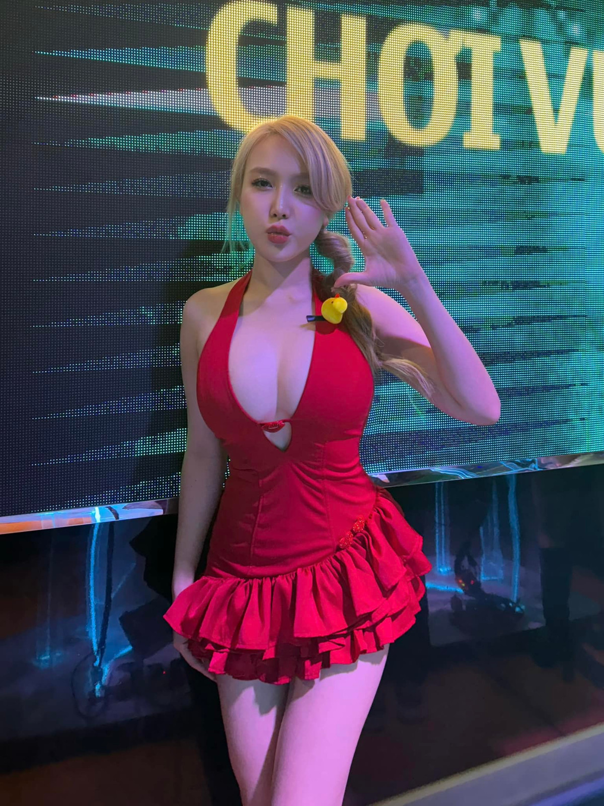 Thảo Bebe từng chia sẻ rằng dù đã kết hôn và có con, cô vẫn muốn theo đuổi đam mê DJ. Đặc biệt, cô luôn nhận được sự ủng hộ từ chồng. Khắc Việt cũng ủng hộ vợ, để cô tự do ăn mặc theo phong cách, sở thích bản thân.