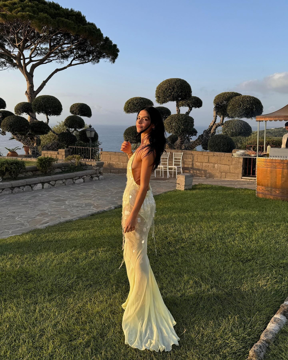 Người đẹp quá quen với việc diện những bộ đồ ít vải, nếu không muốn nói đó là sở thích của bản thân.