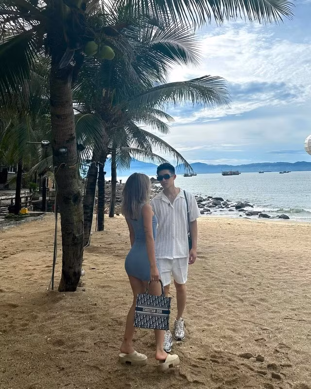 Một số netizen thì cho rằng có thể là cặp đôi đang giận dỗi nhau mà thôi.