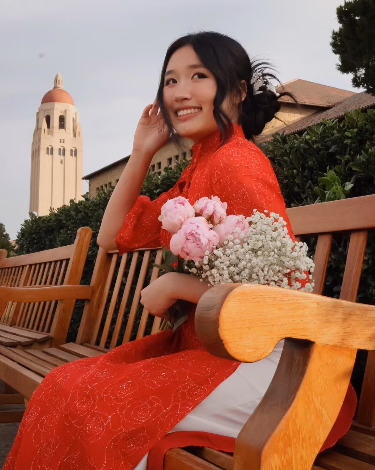 Không ít người bày tỏ sự ngưỡng mộ trước tài năng và năng lực của Jenny Huỳnh khi cô nàng không ngừng cố gắng trên hành trình học tập.