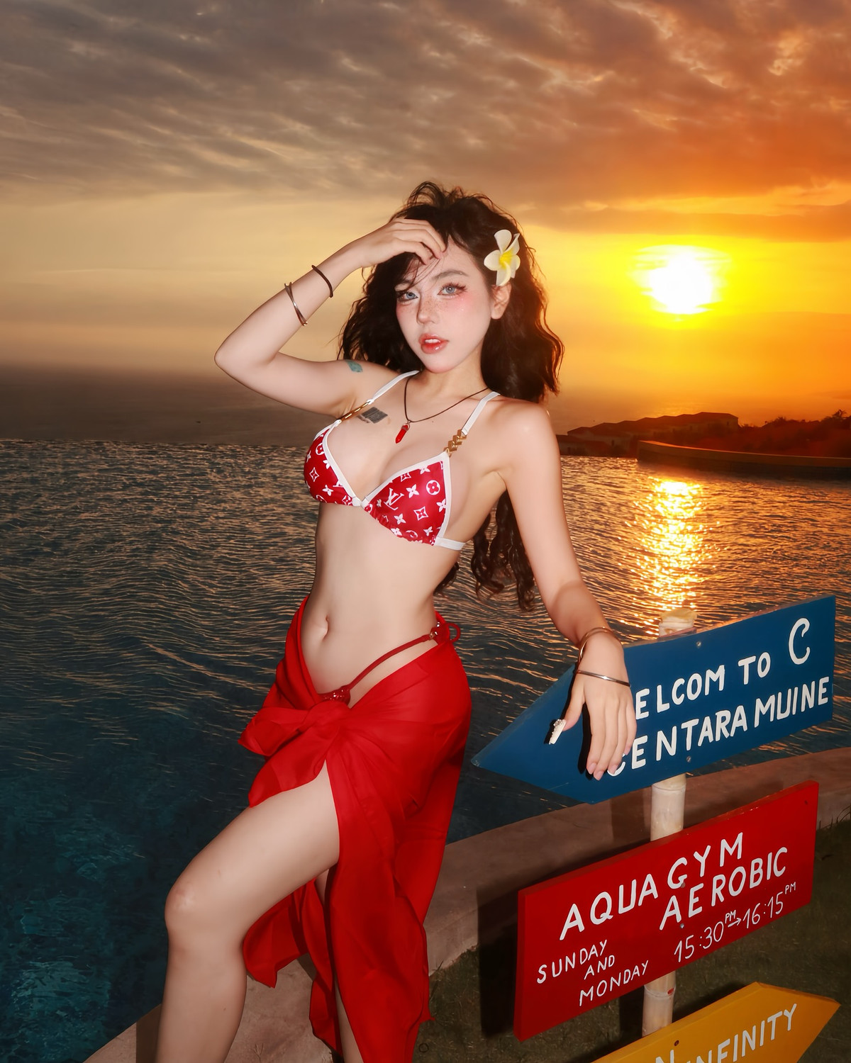 Với sắc vóc và gu thời trang ấn tượng, cô nàng được rất nhiều nhãn hàng mời làm mẫu ảnh.