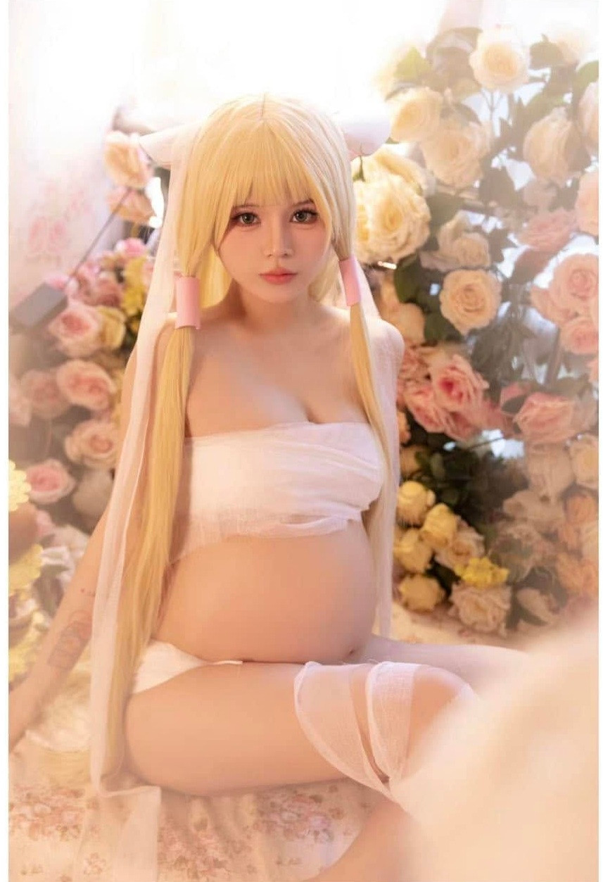 Bộ ảnh bầu theo phong cách cosplay nói trên đã được đăng tải cách đây một năm.