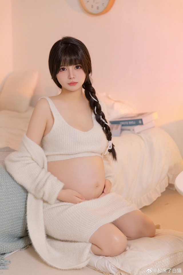 Ngoài ra nhiều người lo ngại rằng những hình ảnh này sẽ tạo ra những quan niệm sai lệch về việc mang thai và có thể ảnh hưởng tiêu cực đến giới trẻ.