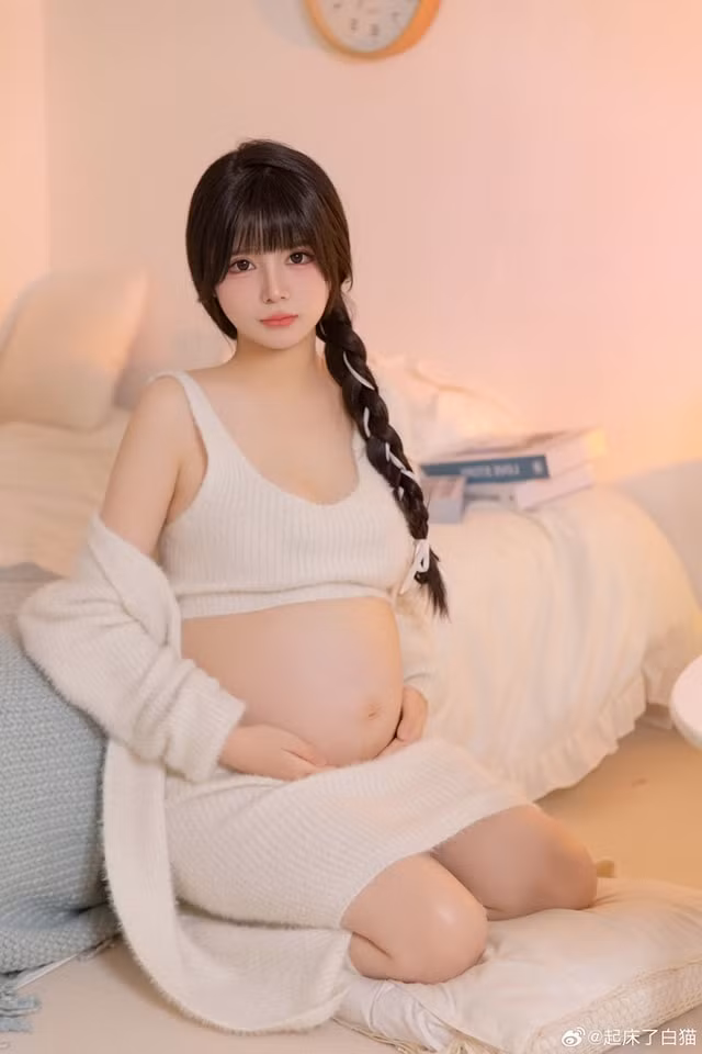 Ngoài ra nhiều người lo ngại rằng những hình ảnh này sẽ tạo ra những quan niệm sai lệch về việc mang thai và có thể ảnh hưởng tiêu cực đến giới trẻ.