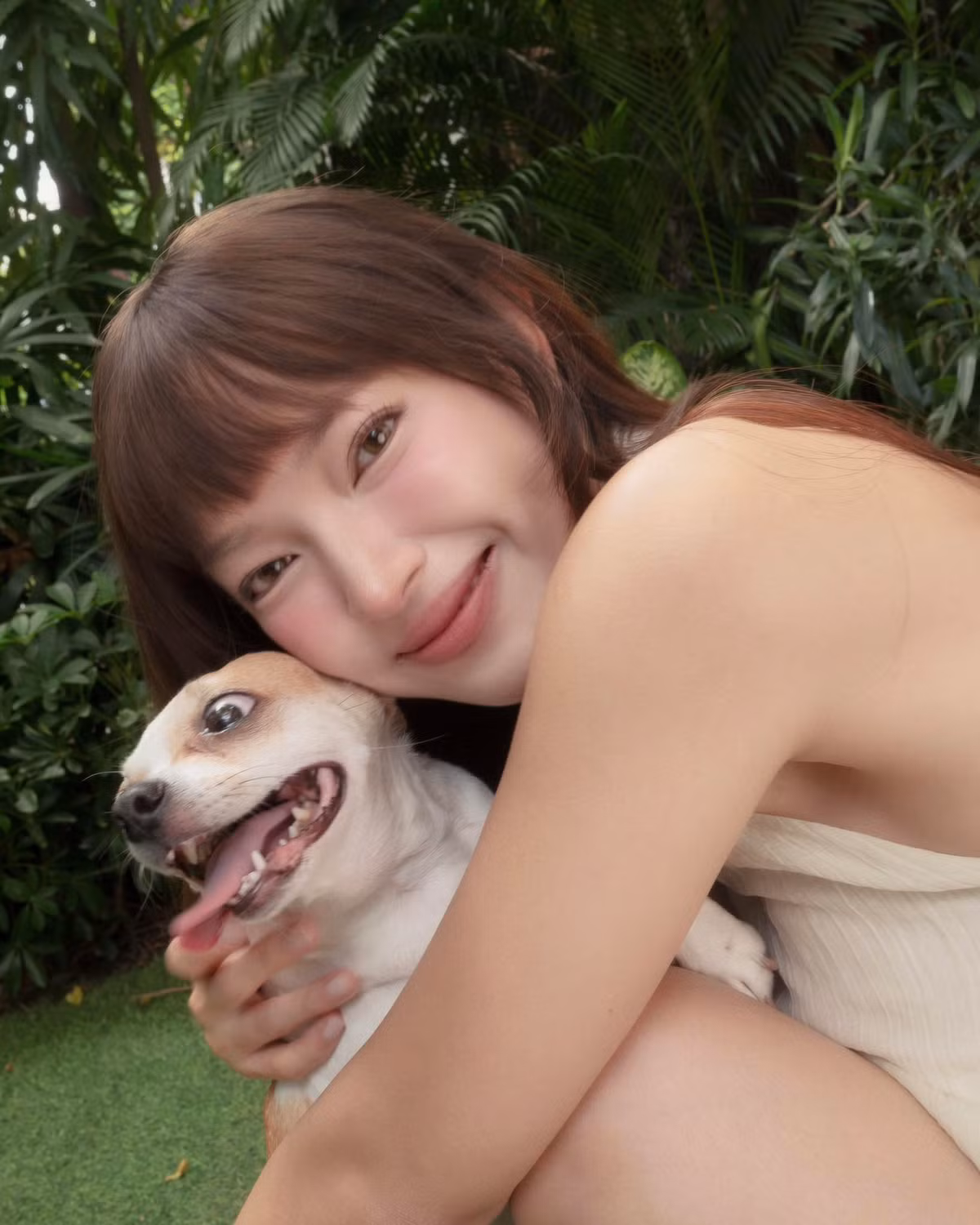 Nhiều khán giả bày tỏ yêu thích với màn hóa thân của Châu Bùi: "Mê quá, bỏ xa bản gốc trong phim nha", "xinh yêu quá", "chị đẹp quá chị ơi", "công chúa của lòng em".