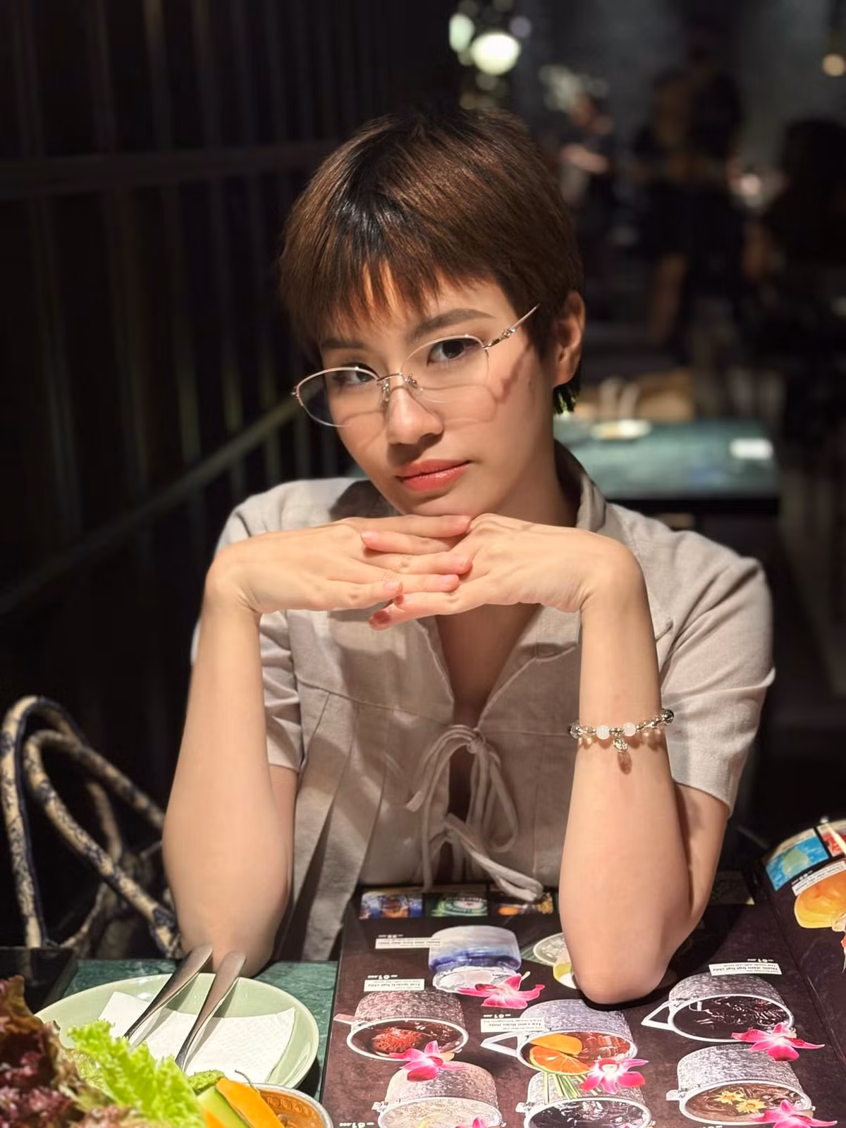 Giữa lùm xùm tình ái với ViruSs chưa hạ nhiệt, dù chưa rõ thực hư câu chuyện ra sao, nhưng có thể thấy rằng Pháo luôn thu hút sự chú ý không chỉ bởi tài năng mà còn bởi đời tư đầy màu sắc. Bên cạnh đó, tài năng của cô nàng là không thể phủ nhận, bài nhạc mới của nữ rapper đã hút hơn 10 triệu lượt xem chỉ trong 3 ngày phát hành, đạt top 1 trending youtube Việt Nam.