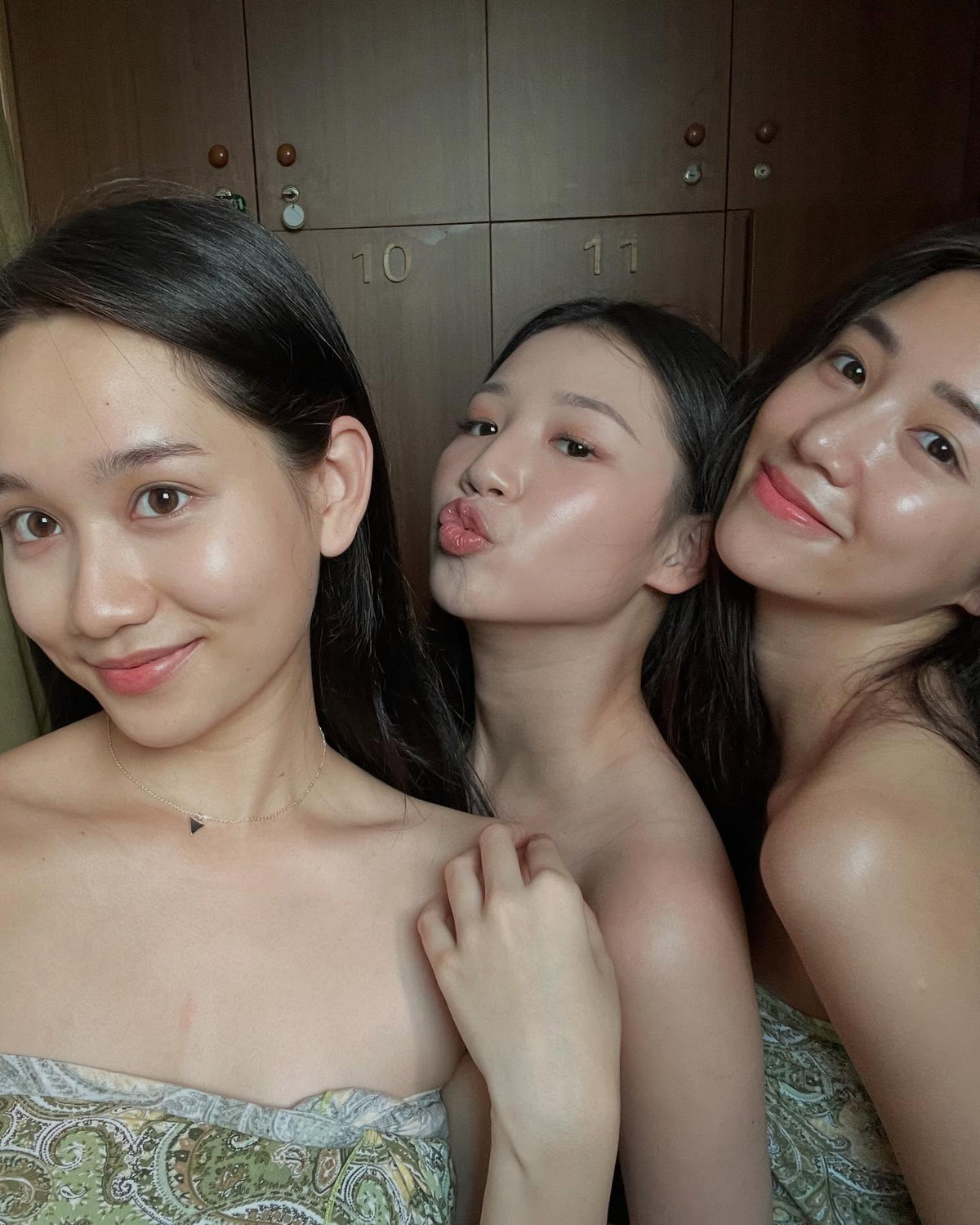 Trúc Anh cho biết đang không trong giai đoạn tốt nhất, cô được mẹ của cô dâu Salim động viên. Cô nàng cho biết mẹ của Salim đã rất xúc động khi nhìn thấy cô tự tin lộ diện tại đám cưới trong giai đoạn đang điều trị bệnh.