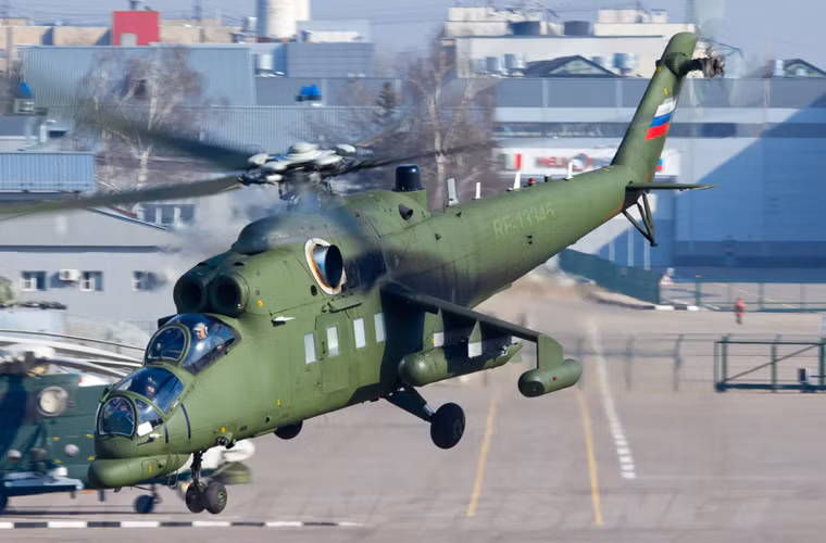 Các điểm treo trên cánh nhỏ Mi-35MS có thể mang các pod tác chiến điện tử hoặc trinh sát…