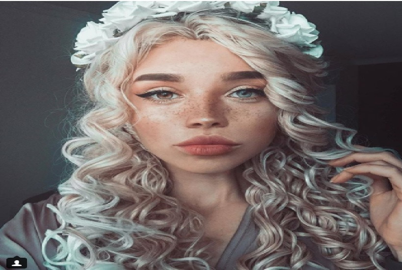 Cô ấy chính là một nghệ sĩ tài năng.