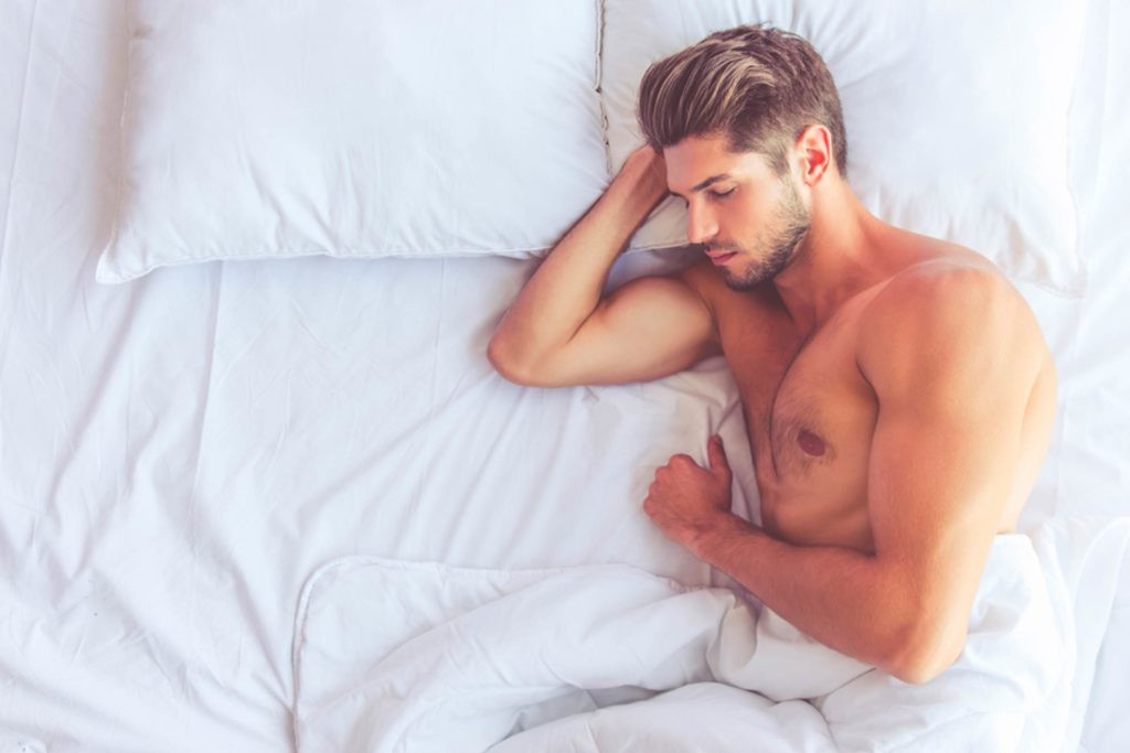 9. Ngủ ngon hơn. Ăn đường trước khi đi ngủ sẽ làm bạn tăng kích thích độc tố, dẫn đến căng thẳng và khó ngủ hơn.