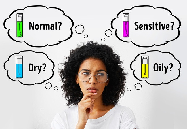  1. Chọn các sản phẩm trang điểm theo loại da của bạn: Phần lớn các sản phẩm trang điểm không có hai nhưng vẫn có thể gây hại cho da trong những trường hợp nhất định. Nếu da bạn quá nhạy cảm thì cần phải lựa chọn cẩn thận để tránh bị dị ứng, hay phản ứng với da. 