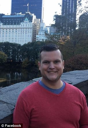 Justin đã tìm một bác sĩ tâm thần học mà Wright tin rằng con trai ông rất hạnh phúc và tiến bộ trước khi anh qua đời vào năm ngoái.