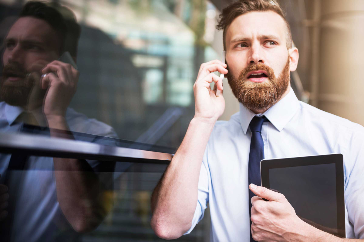 Lo âu: Bạn luôn lo lắng rằng mình không làm tốt hay không hoàn thành. Điều này khiến bạn mệt mỏi và luôn căng thẳng.