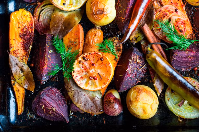 Rau củ quả chiên mật ong: Thêm mật ong vào các món rau củ quả sẽ tăng vị ngọt tự nhiên của món ăn và tăng chất dinh dưỡng cung cấp cho cơ thể.