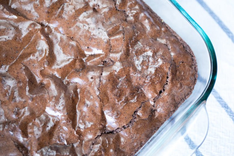 Bánh khoai lang: Chỉ cần khoai lang và một chút mật ong là bạn có thể chế biến ra món ăn này và cho bé ăn vài bữa trong một tuần.