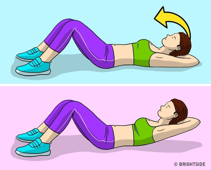 Thay thế bằng bài tập nâng đầu thẳng: Nằm trên sàn, nâng cơ thể lên từ từ, làm đến khi cơ thể của bạn cảm thấy đau nhức.