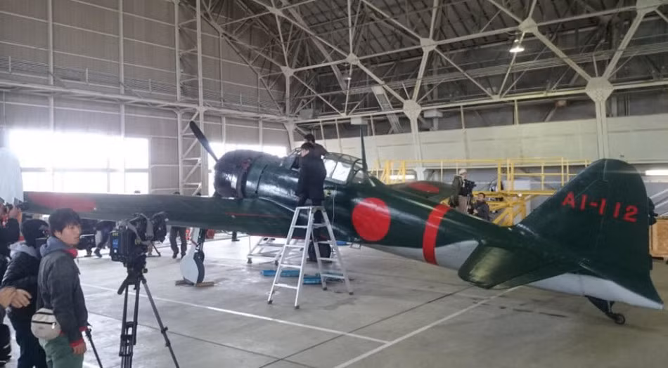 Vào lúc được đưa ra hoạt động vào đầu CTTG 2, Mitsubishi A6M là máy bay tiêm kích hoạt động trên tàu sân bay tốt nhất thế giới, kết hợp tính cơ động xuất sắc và tầm bay rất xa, trong các hoạt động ban đầu, nó được ngưỡng mộ gần như là một huyền thoại.