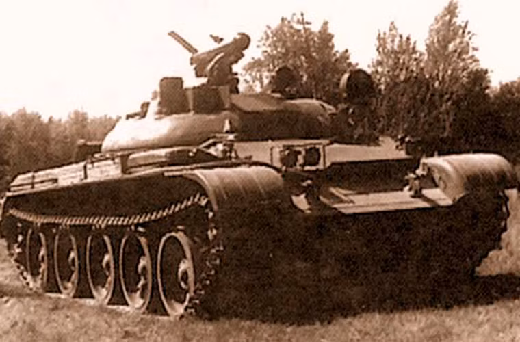 Đạn tên lửa 3M7 Drakon sử dụng hệ thống dẫn đường qua tín hiệu vô tuyến, sử dụng một trong 7 tần số và hai mã codes. Sau khi rời bệ phóng, tín hiệu nhiệt đặt ở đuôi đạn cho phép hệ thống dẫn đường theo dõi tên lửa và truyền lệnh vô tuyến tới đạn. Các lệnh dẫn được giải mã bởi chính tên lửa và "dịch" để điều chỉnh cánh lái đạn tên lửa.