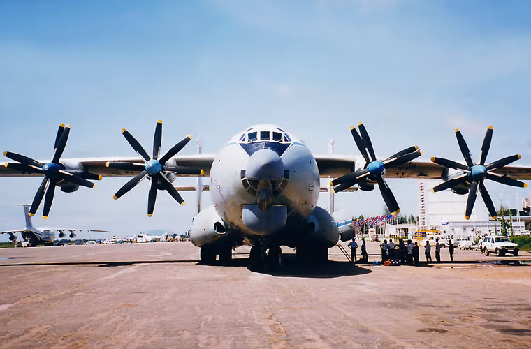 Với số lượng sản xuất chỉ 68 chiếc từ 1966-1976, phục vụ hạn chế ở vài quốc gia mà chủ yếu là Liên Xô, An-22 không phải là máy bay vận tải Antonov xếp hàng huyền thoại. Tuy nhiên, nó lại giành kỷ lục là máy bay vận tải dùng động cơ cánh quạt lớn nhất trên thế giới. Đến nay, vẫn chưa có mẫu máy bay nào đánh đổ được kỉ lục này.