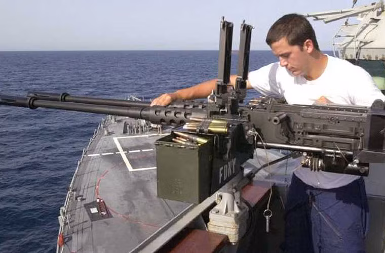 Nó có thể triển khai trên nhiều nền tảng như xe tăng, xe bọc thép, tàu chiến…