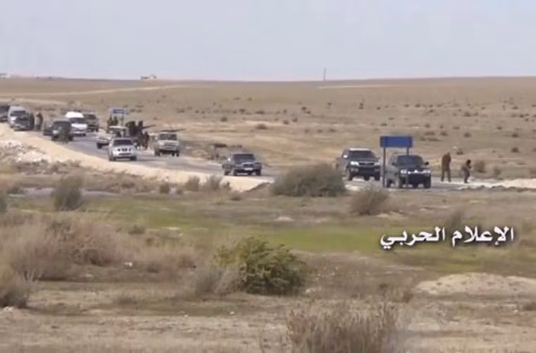 Các lực lượng quân sự gồm Quân đội Syria đang liên tục vượt cao tốc Ithriya-Khannaser tiến về giải phóng Aleppo.