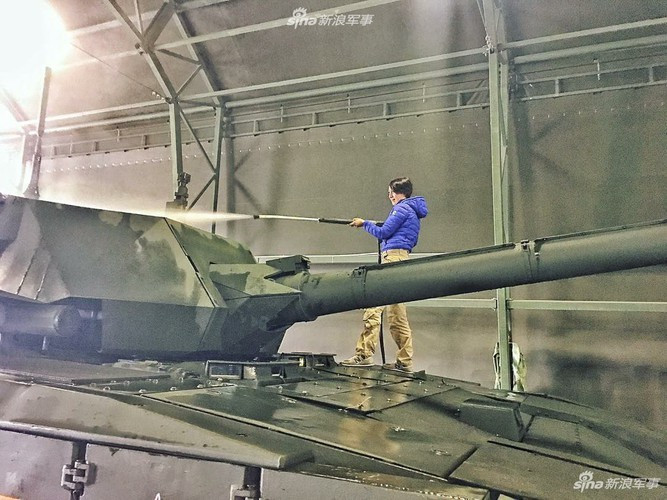 "Nếu Bắc Kinh từng lo sợ T-90 của Ấn Độ thì khi chúng ta mua T-14 Armata, Trung Quốc chắc chắn sẽ có lý do để lo ngại hơn".