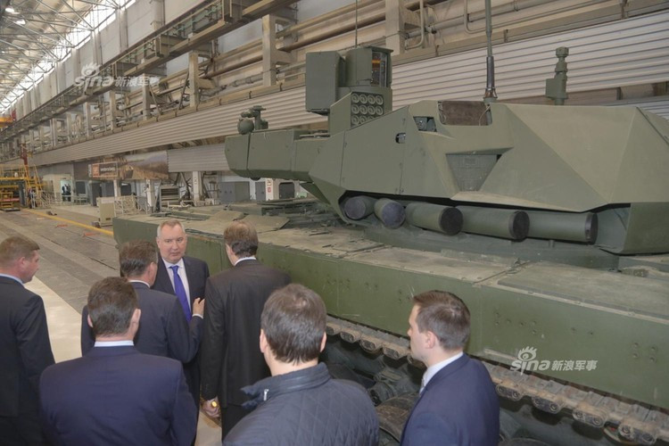 Truyền thông Bắc Kinh nói rằng nếu một số lượng lớn MBT trên xuất hiện trong kho vũ khí của Ấn Độ, quân đội Trung Quốc sẽ gặp phải vấn đề lớn khi ưu thế vượt trội thuộc về lực lượng thiết giáp của New Delhi.