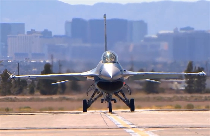 Lý do dẫn đến nhận định trên là: Nếu không có quyết định chấm dứt dự án tiêm kích thử nghiệm tiên tiến MiG-1.44 do thiếu kinh phí, Không quân Nga sẽ có máy bay chiến đấu thế hệ thứ năm từ lâu chứ không phải chỉ là một số nguyên mẫu của Su-57 như hiện nay.