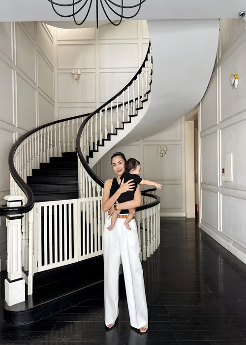 Tăng Thanh Hà sinh con trai Richard năm 2015, con gái Chloe năm 2017. Tháng 12/2021, cô sinh con trai Mason.