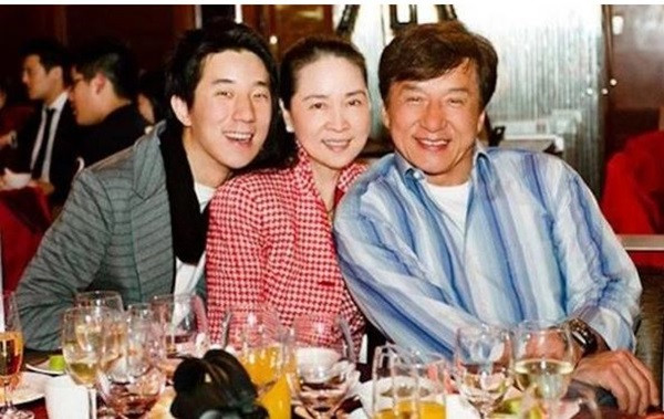 Nhung sao nu cuu van hon nhan khi chong ngoai tinh-Hinh-2