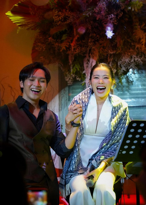 Còn Nam Em tâm sự trong một chương trình rằng cô và Bạch Công Khanh “có sao thì như vậy, có gì đâu mà đẩy đưa”. Ảnh: FBNV