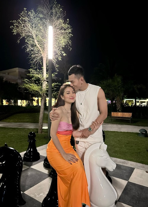 Phương Trinh Jolie và chồng trẻ thường xuyên du lịch sang chảnh cùng nhau.