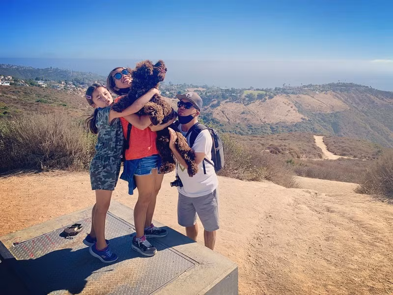 Ông xã Hà Trần là nhạc sĩ Bình Đoàn. Vợ chồng nữ ca sĩ quen biết, yêu nhau và kết hôn chỉ trong vòng 3 tháng.