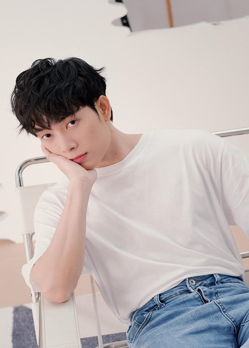 Kín tiếng về chuyện tình cảm, Trúc Nhân đến nay chưa từng công khai bất kỳ mối tình nào. Ảnh: FBNV