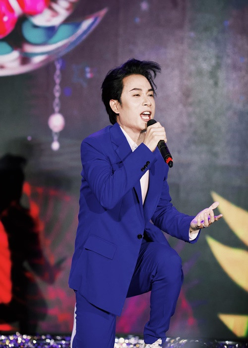 Sau khi rời Giọng hát Việt, Trúc Nhân có được chỗ đứng riêng với loạt hit như: “Tìm”, “Bốn chữ lắm”, “Thật bất ngờ”... Ảnh: FBNV