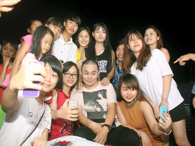 Trải qua nhiều khó khăn, Xuân Hinh trở thành nghệ sĩ nổi tiếng. Ảnh: FBNV