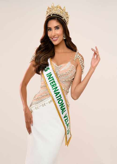 Đến từ "lò đào tạo hoa hậu" Venezuela, Isbel Cristina Parra Santos cũng là đối thủ đáng gờm của Phương Anh. Ảnh: Fanpage