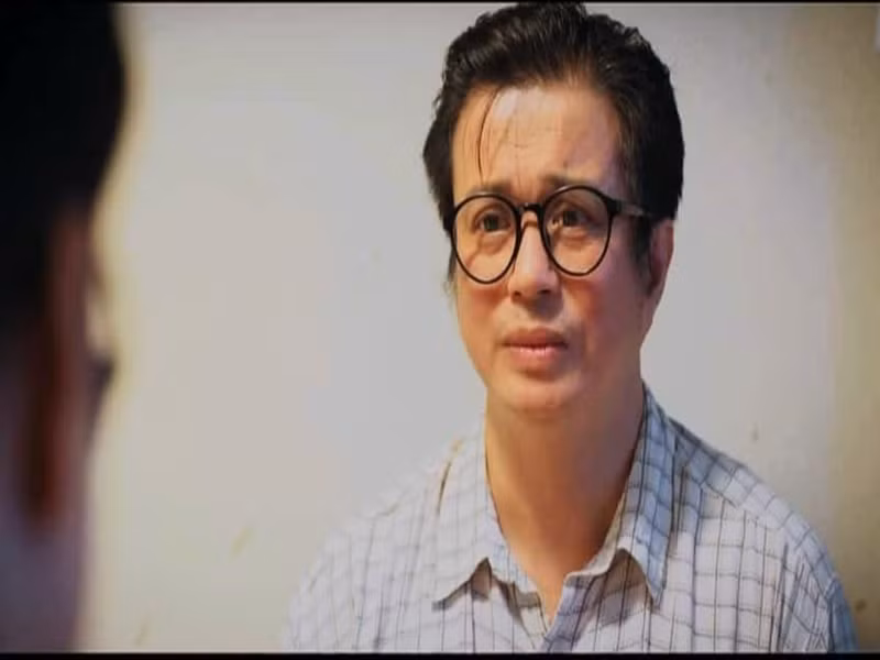 Bá Anh vào vai Ý - con trai ông Đại trong “Sóng ở đáy sông”. Sau bộ phim này, anh được biết đến nhiều hơn khi đóng phim “Những ngọn nến trong đêm”. Gần đây, Bá Anh gây ấn tượng với vai cậu Vượng trong phim “Thương ngày nắng về” phần 2. Ảnh: FBNV