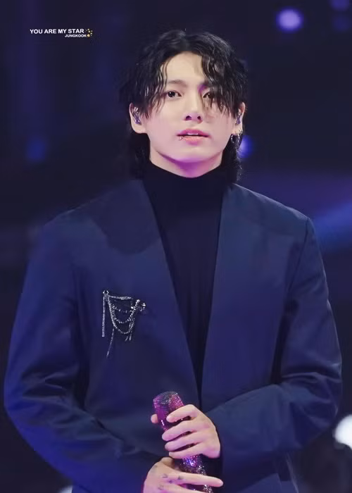 Sinh năm 1997, Jung Kook nhỏ tuổi nhất nhóm BTS. Tuy nhiên, anh là giọng ca chính, thu hút lượng lớn fan quốc tế. Ảnh: Tiền Phong