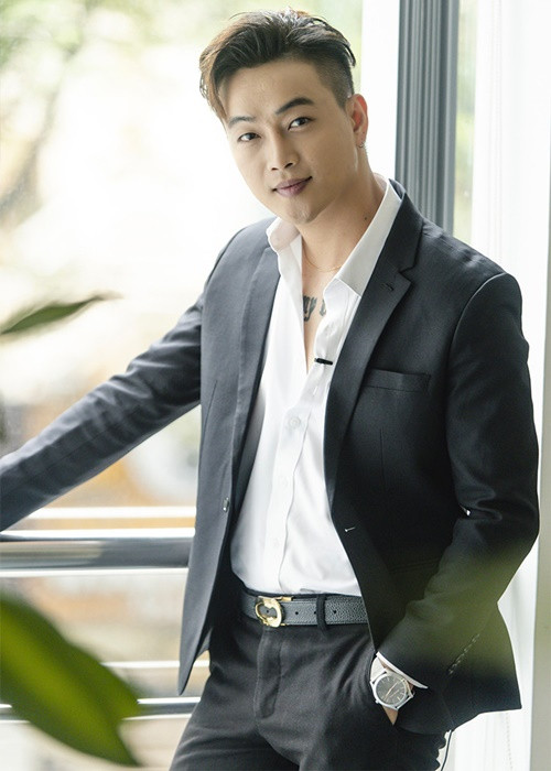 Hình ảnh TiTi ở sòng bạc ảnh hưởng ít nhiều đến tên tuổi của nam ca sĩ. Phía quản lý cho hay, TiTi đã khóc nức nở sau sự việc. Nam ca sĩ rất sợ bị mọi người và khán giả hiểu lầm. Ảnh: Vietnamnet