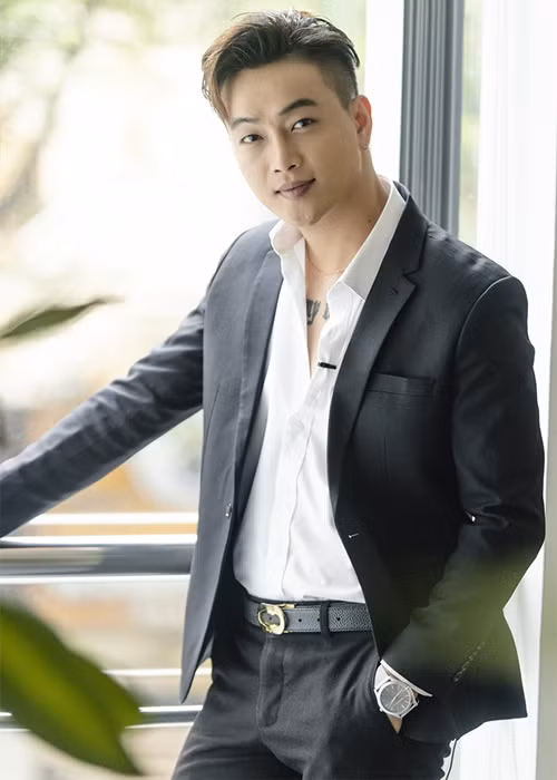 Hình ảnh TiTi ở sòng bạc ảnh hưởng ít nhiều đến tên tuổi của nam ca sĩ. Phía quản lý cho hay, TiTi đã khóc nức nở sau sự việc. Nam ca sĩ rất sợ bị mọi người và khán giả hiểu lầm. Ảnh: Vietnamnet