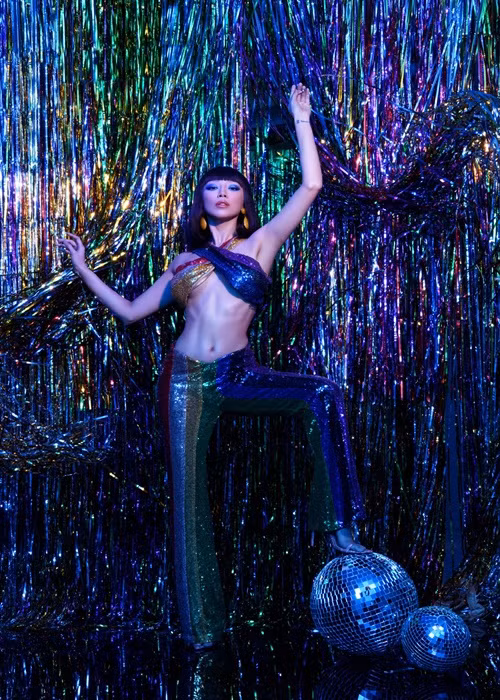 Nữ ca sĩ liên tục thay đổi diện mạo để khán giả không cảm thấy nhàm chán.