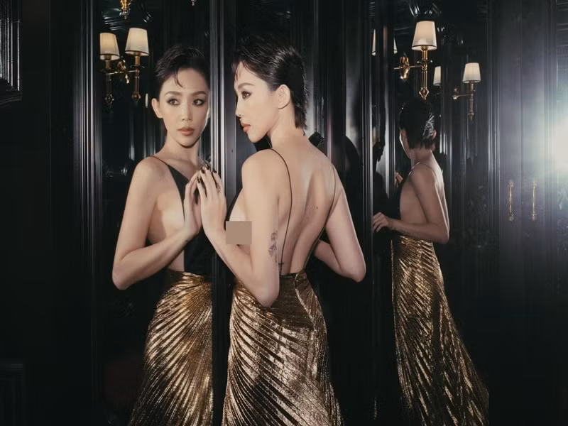 Dù đã lập gia đình, nữ ca sĩ vẫn mặc táo bạo như ngày còn độc thân.