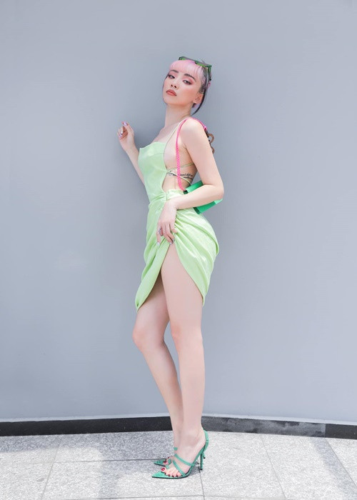 Hồi năm 2020, Tóc Tiên chia sẻ, cô luôn muốn hàn gắn mối quan hệ với mẹ nhưng vẫn chưa thể được.