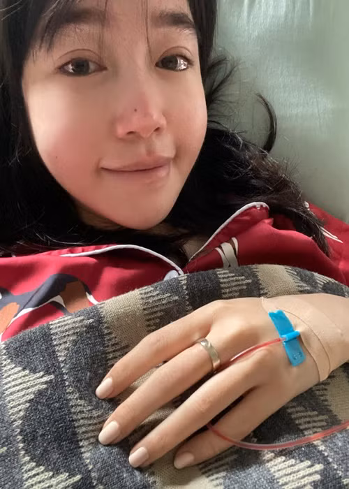 Đến cuối năm 2020, Elly Trần chia sẻ, cô bị trầm cảm nặng. Bệnh tình khiến cô sụt tới 10kg, chỉ còn hơn 40kg. Ảnh: FBNV