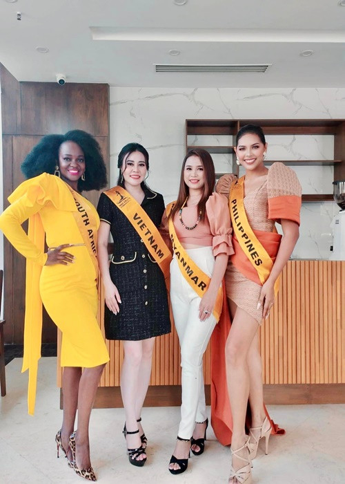 Người đẹp gốc Hải Phòng rạng rỡ dù có ngày chỉ ngủ được 2-3 tiếng do lịch trình dày đặc.