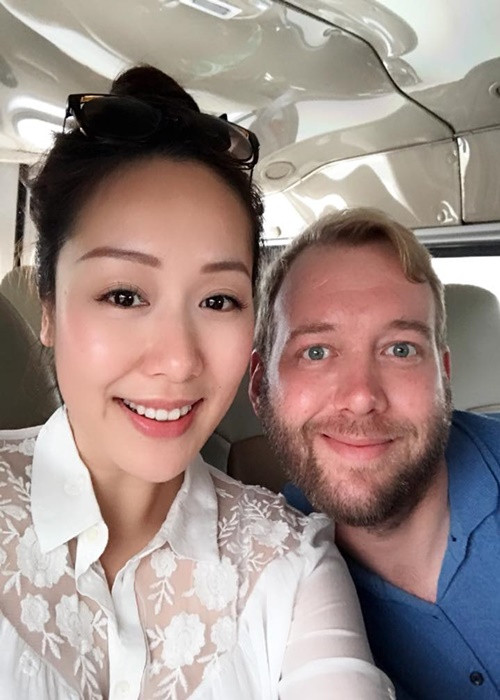 Cuối năm 2013, Ngô Phương Lan kết hôn. Ông xã của nàng hậu là người Anh, tên Loz Whitake. Trước khi kết hôn, cả hai đã có 1 năm hẹn hò. Ảnh: FBNV