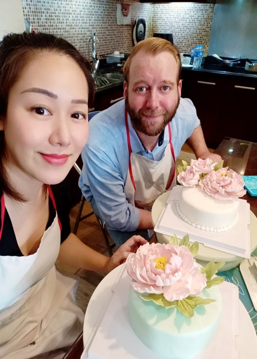 Vợ chồng Ngô Phương Lan có nhiều sở thích chung như ẩm thực, âm nhạc…cũng như có sự đồng điệu về suy nghĩ và những trải nghiệm trong cuộc sống. Ảnh: FBNV